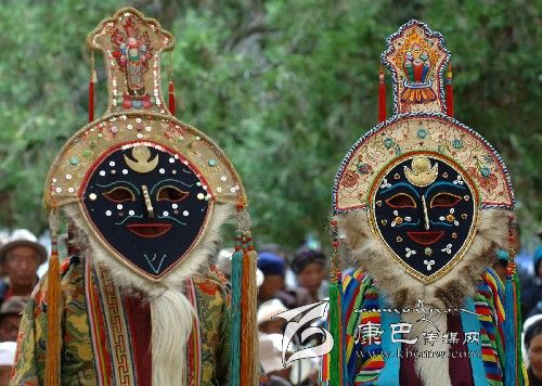 藏戲面具：多姿多彩！